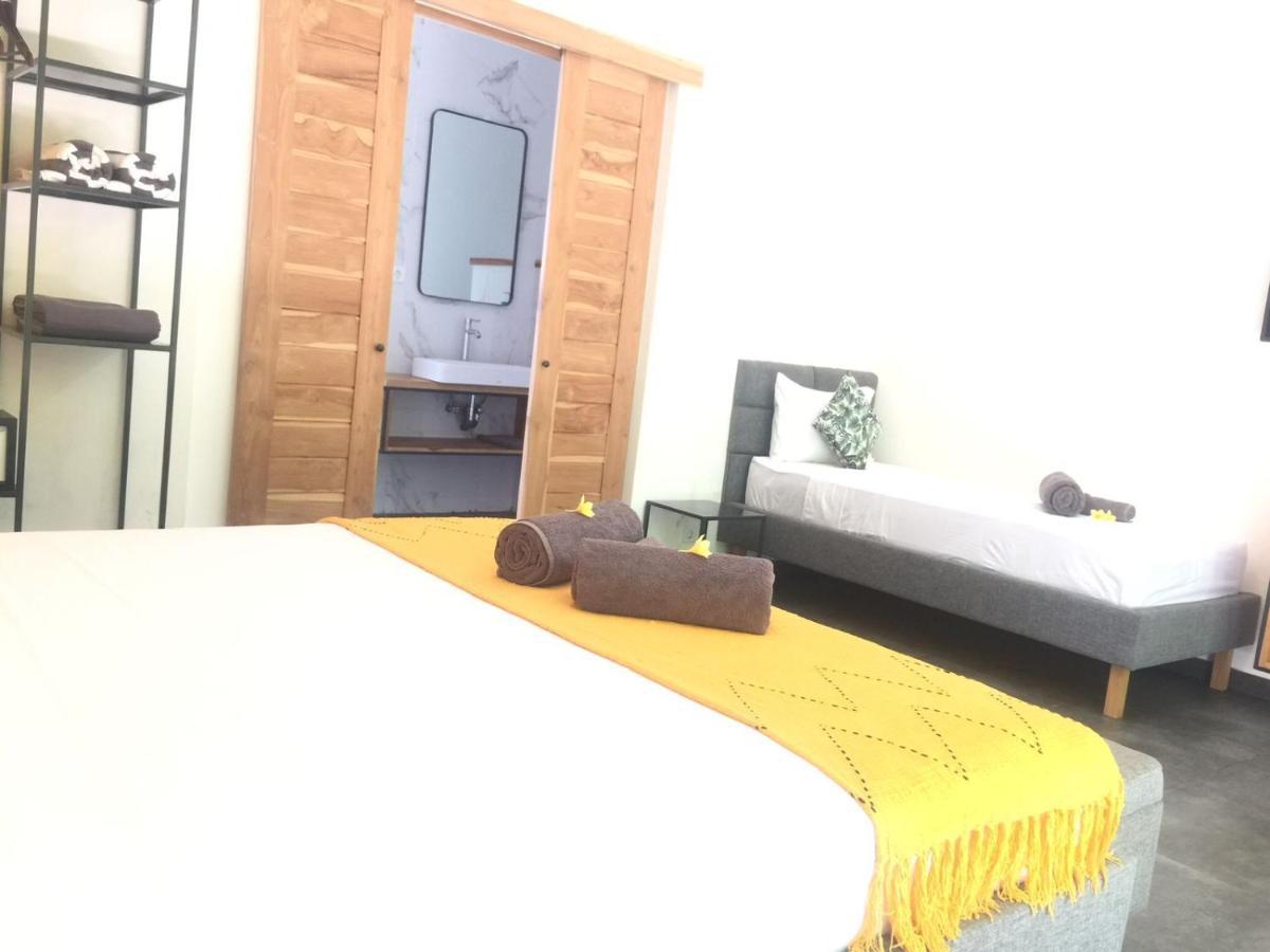 Le Chien Rouge Hotel Lovina Екстериор снимка