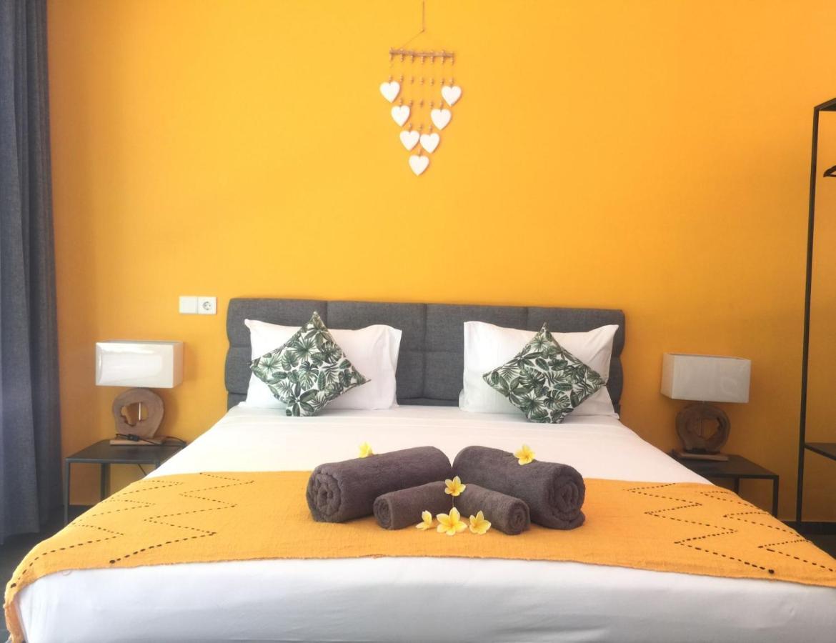 Le Chien Rouge Hotel Lovina Екстериор снимка