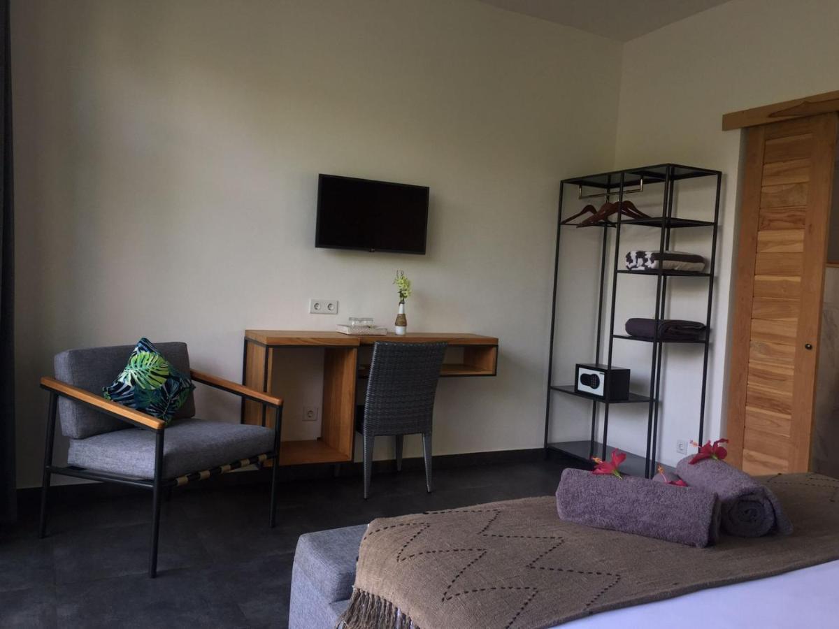 Le Chien Rouge Hotel Lovina Екстериор снимка