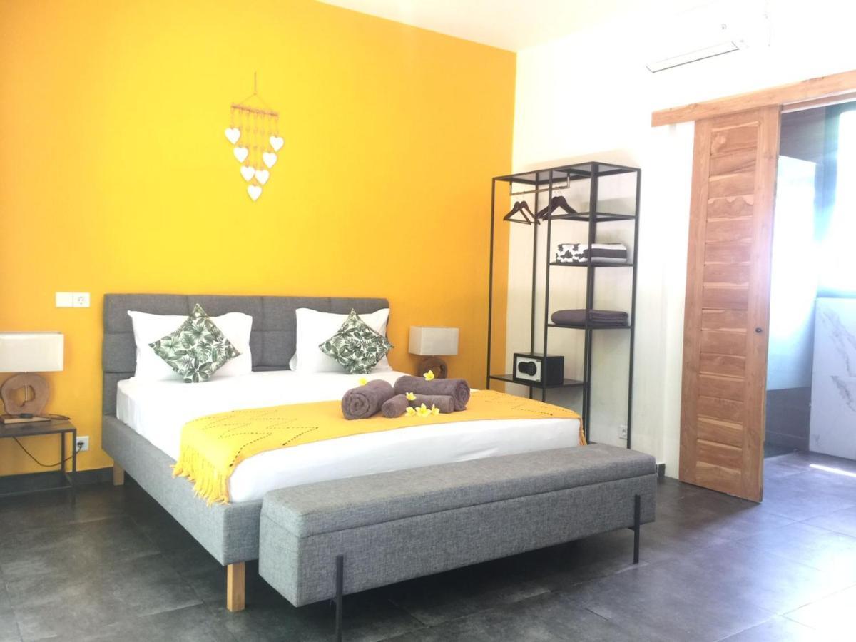 Le Chien Rouge Hotel Lovina Екстериор снимка